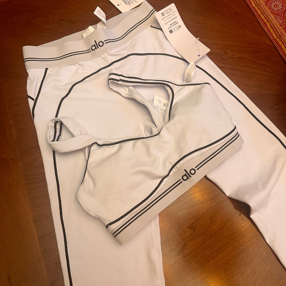 ALO Yoga White Leggings with Black Accents